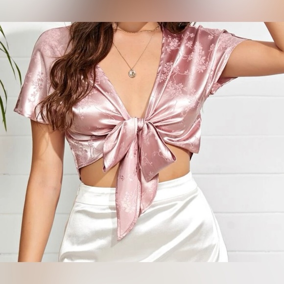 Cute tie up crop top. Like new worn once! - Picture 1 of 1